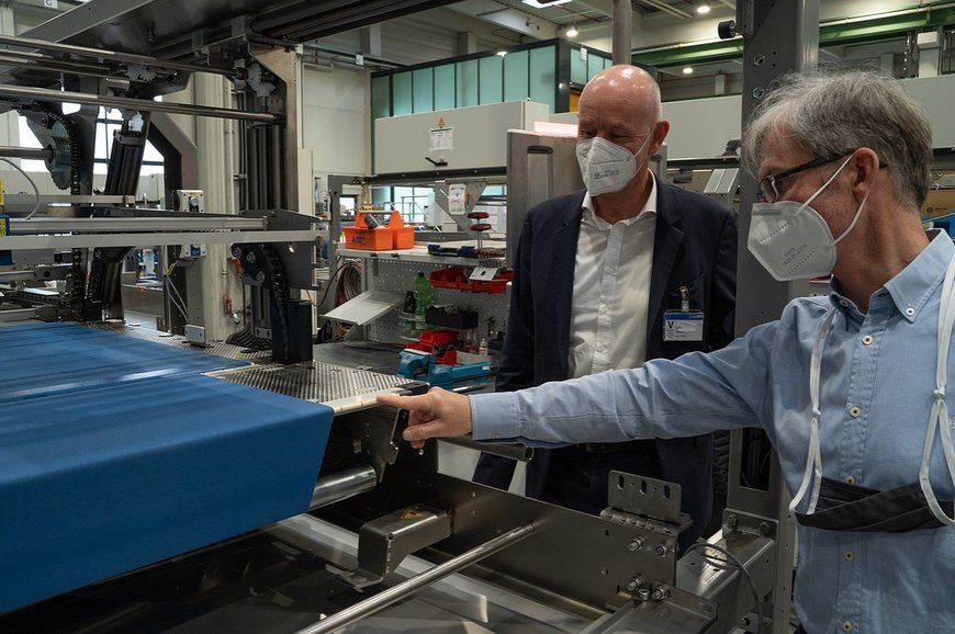 Uniendo fuerzas contra el azúcar y el considerable calor en máquinas para la industria de las bebidas de funcionamiento continuo